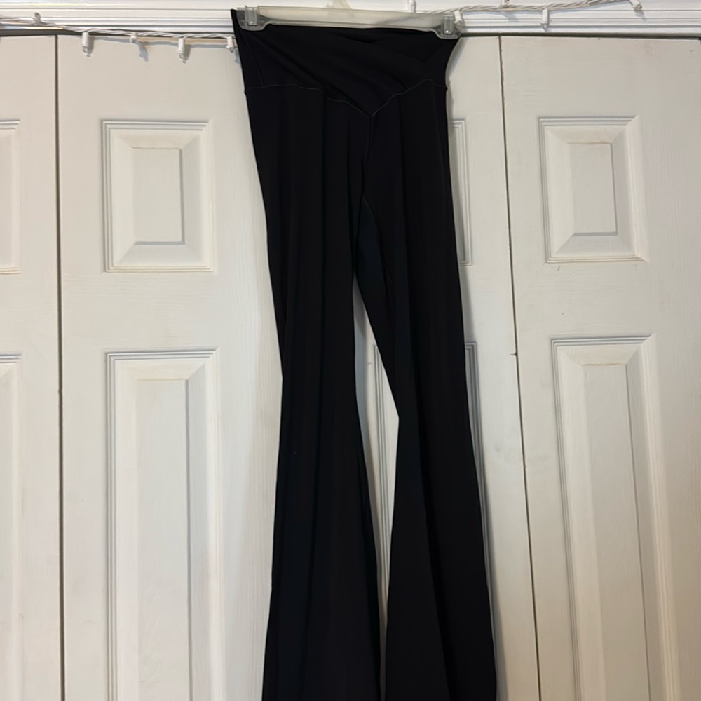 Offline by aerie crossover flare leggings. Size medium
